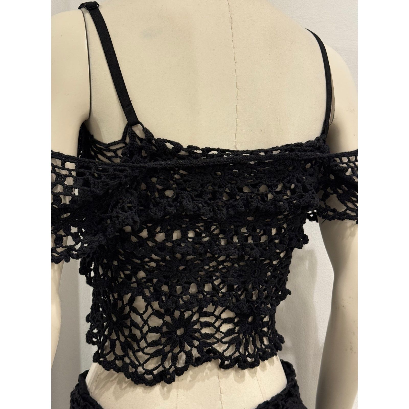 Dolce & Gabbana 2000s Dolce & Gabbana crochet lace two piece set Size M / US 6-8 / IT 42-44 - 11 Thumbnail