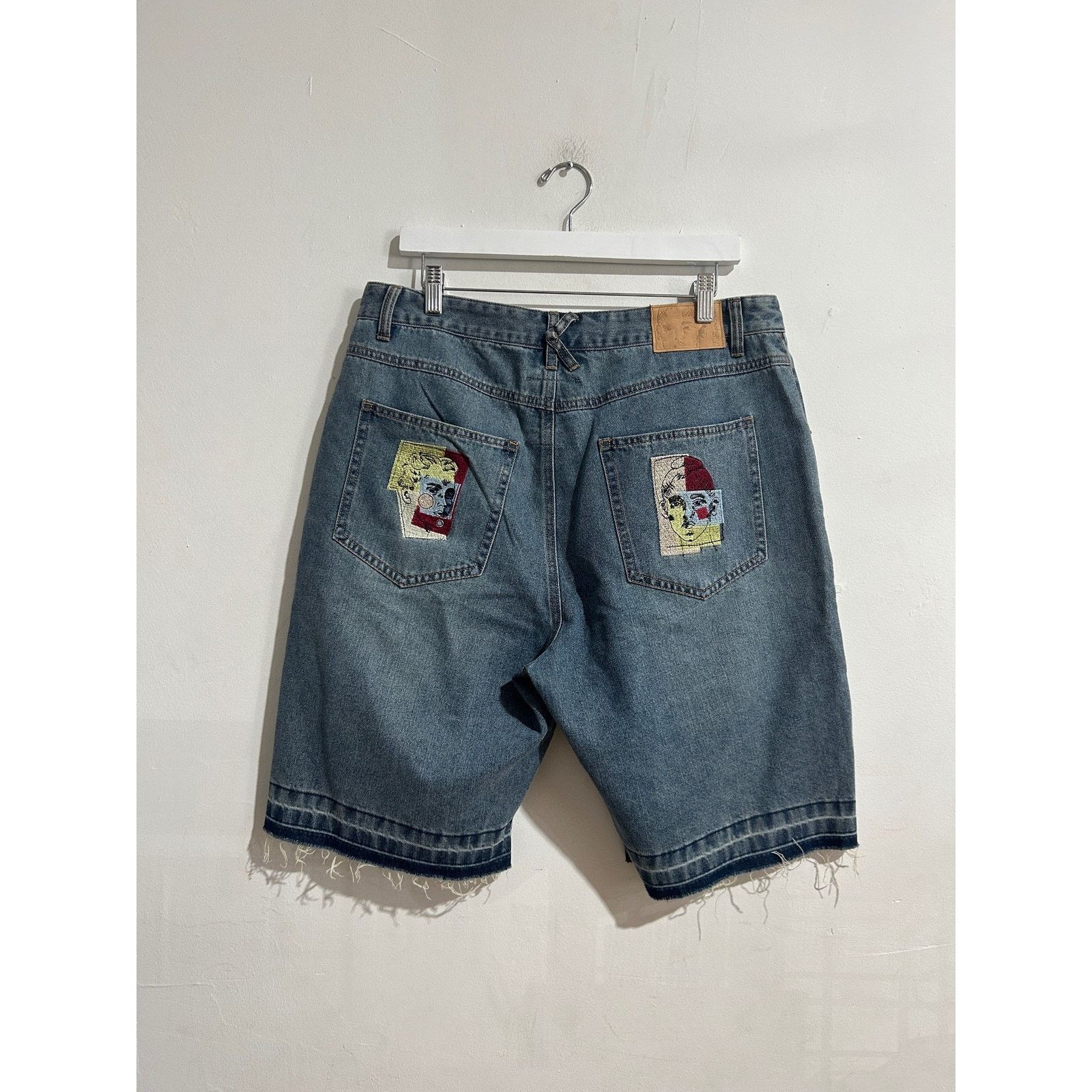 KidSuper KIDSUPER STUDIOS FACE PATCHWORK BAGGY SHORTS SIZE MEDIUM NEW Size US 34 / EU 50 - 2 Thumbnail