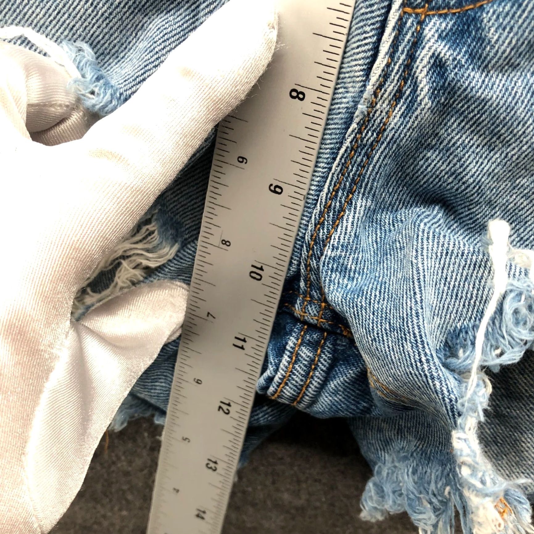 Zara Zara Denim Shorts Womens 4 Blue Light Wash Cutoff Frayed Ripped Distressed Jeans Shorts Women 4 Blue Light Wash Cut-Off Size 27" / US 4 / IT 40 - 6 Thumbnail