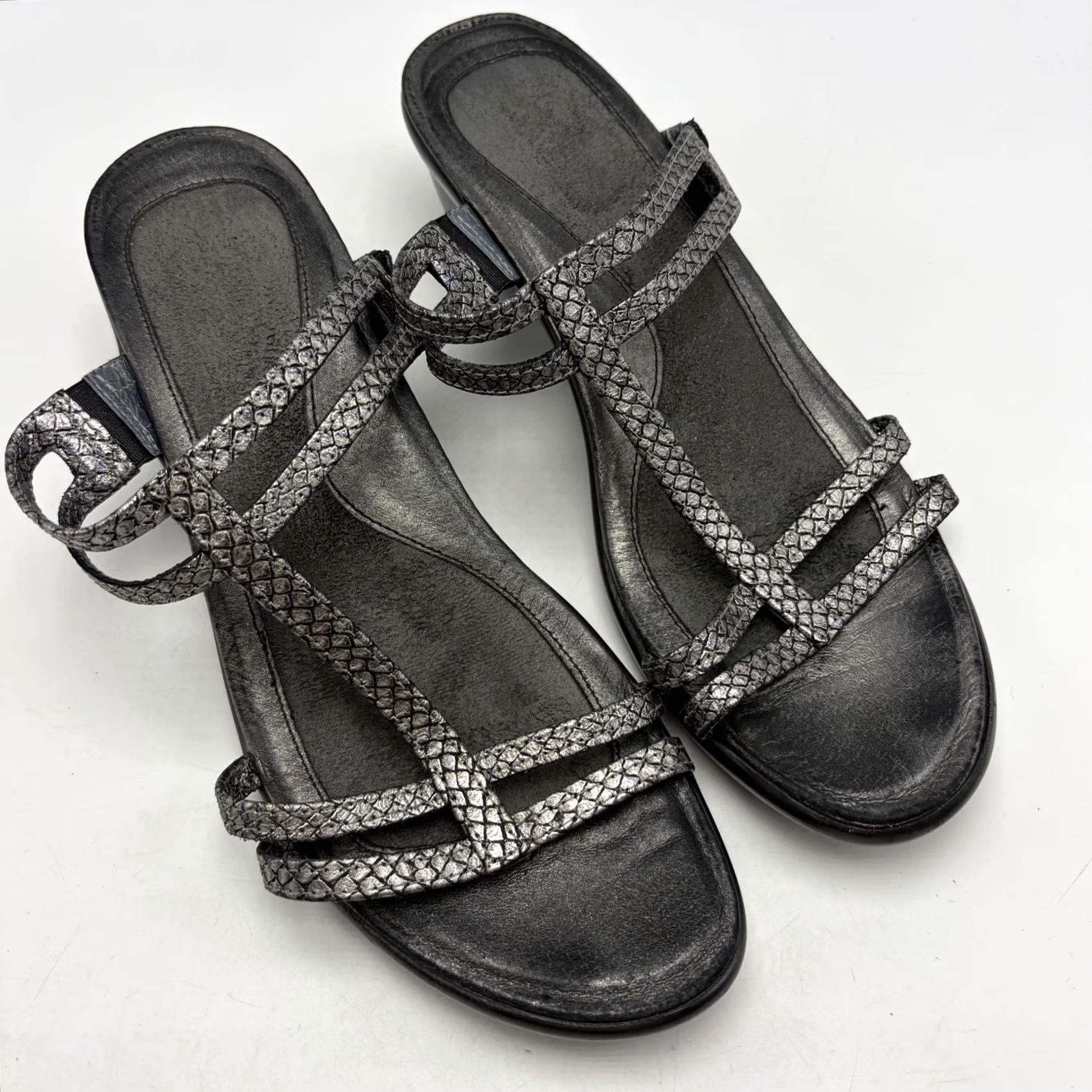 Vintage NAOT Loop Sandals Strappy Leather Pewter Snake Print 2" Heel Women 8 US 39 EU Silver Slide Slides Pewter Snake Print Leather NAOT Loop Womens Sandal Size US 8 / IT 38 - 4 Thumbnail