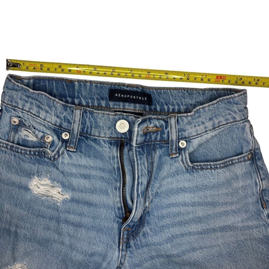 Aeropostale Aeropostale Distressed Mom Jeans Size 2 Light Wash Size 26" / US 2 / IT 38 - 4 Thumbnail