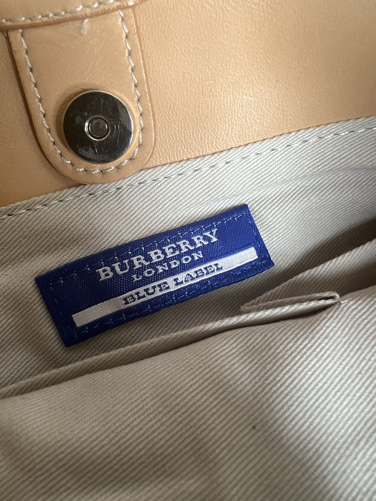 Burberry Auth. Burberry Blue Label Big Trademark Logo Large Hobo Bag Size ONE SIZE - 9 Thumbnail
