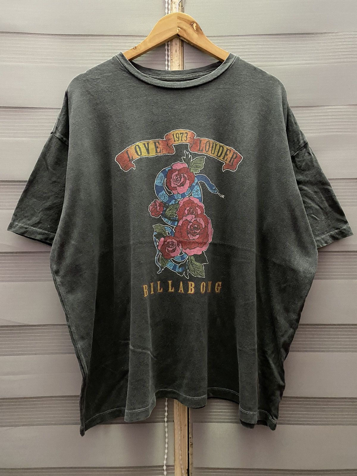 Billabong 2000s Ed Hardy Style Billabong Baggy Tees Size US XXL / EU 58 / 5 - 1 Thumbnail