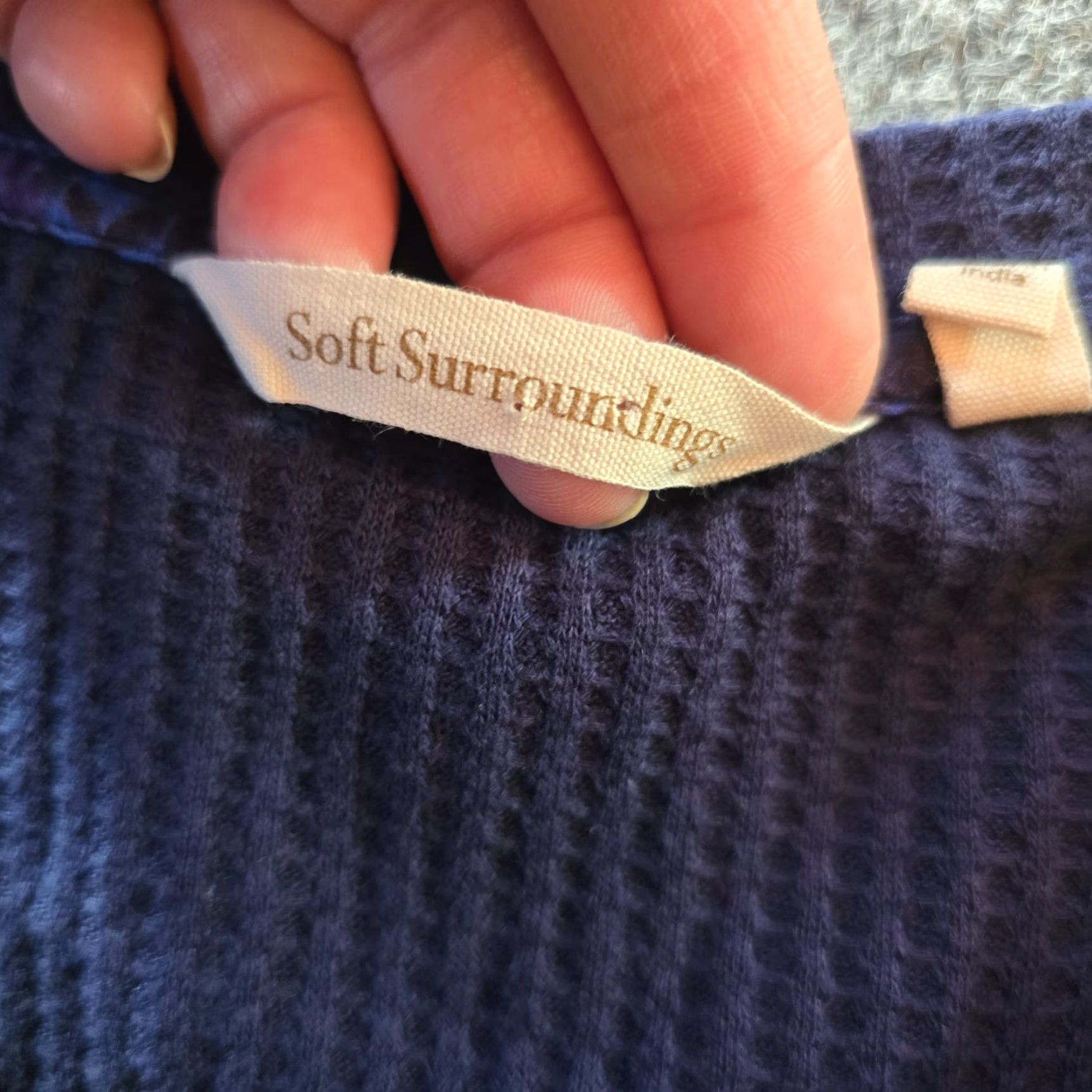 Soft Surroundings Soft Surroundings Blouse Shirt Womens Large Blue Waffle Knit Thermal Long Sleeve Round Neck Casual Business Travel Lightweight Fabric Knit Size L / US 10 / IT 46 - 5 Thumbnail