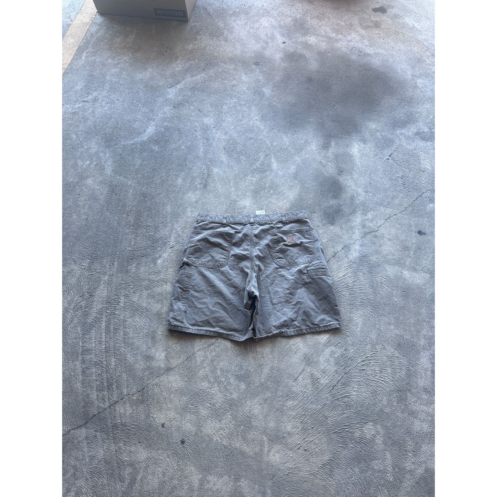Carhartt 90s grey faded carhartt carpenter shorts with leather tab Size US 38 / EU 54 - 3 Thumbnail