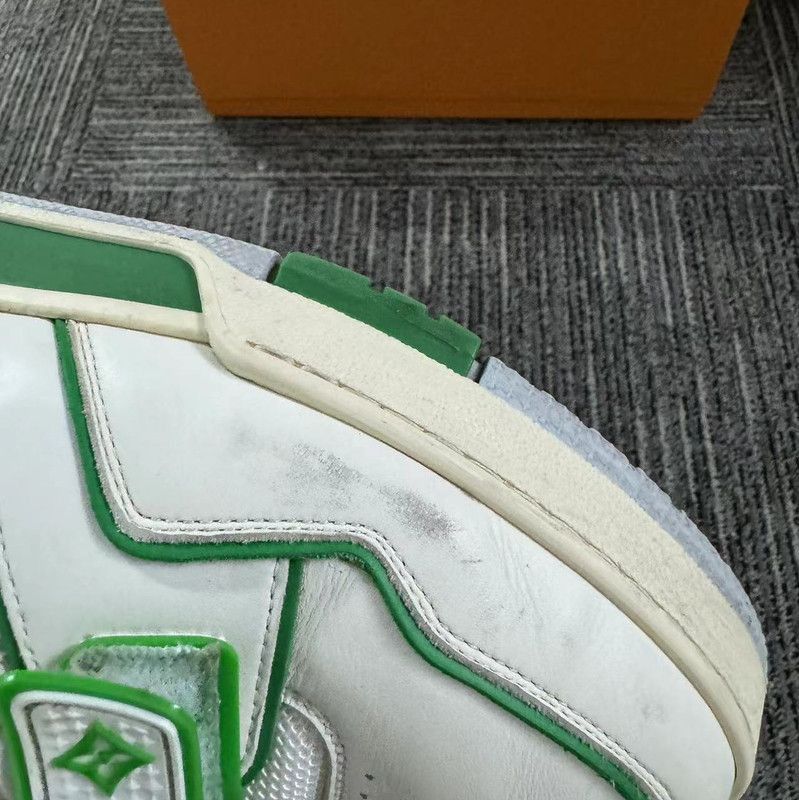 Louis Vuitton Louis Vuitton Classic Pattern Retro Stylish Sneakers 0079 Size US 9.5 / IT 39.5 - 7 Thumbnail