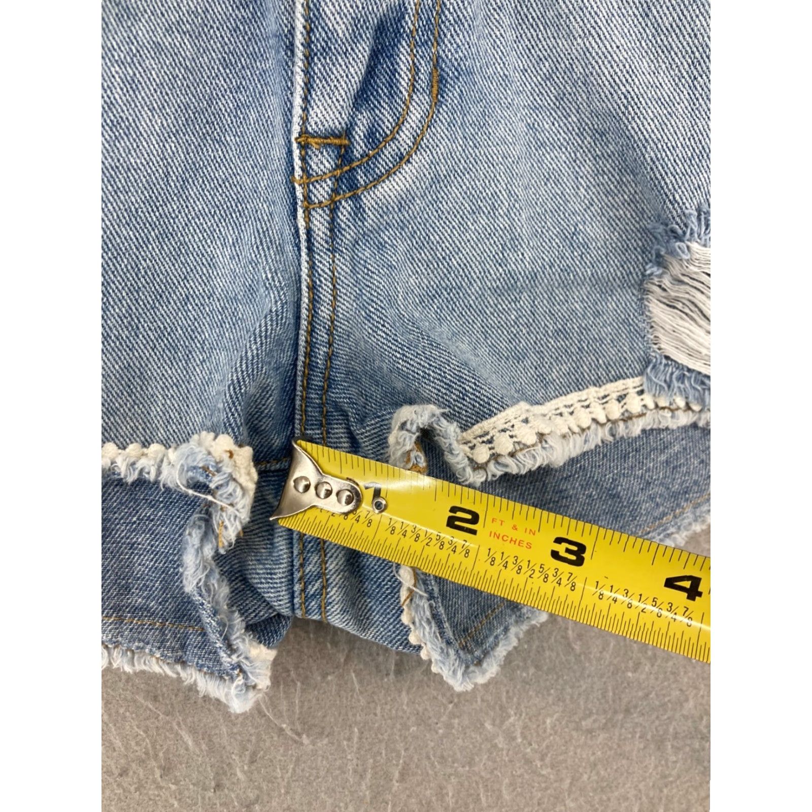 Denime Bullhead Denim Shorts Women 3 Low Rise Distressed Lace Blue Womens Size 26" / US 2 / IT 38 - 5 Thumbnail