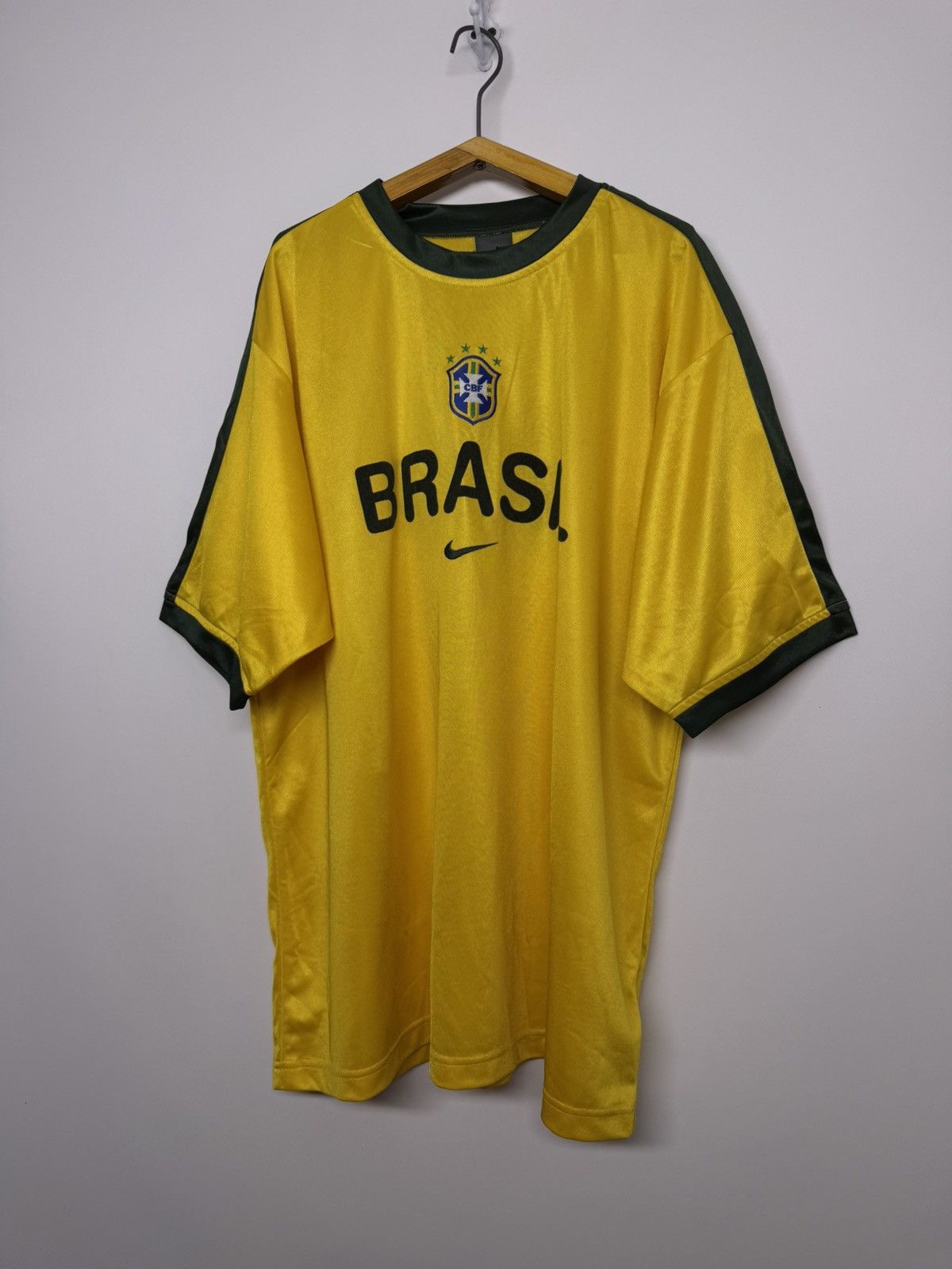 Nike Vintage BRAZIL 2000/2002 HOME FOOTBALL SHIRT SOCCER JERSEY Size US XL / EU 56 / 4 - 5 Thumbnail