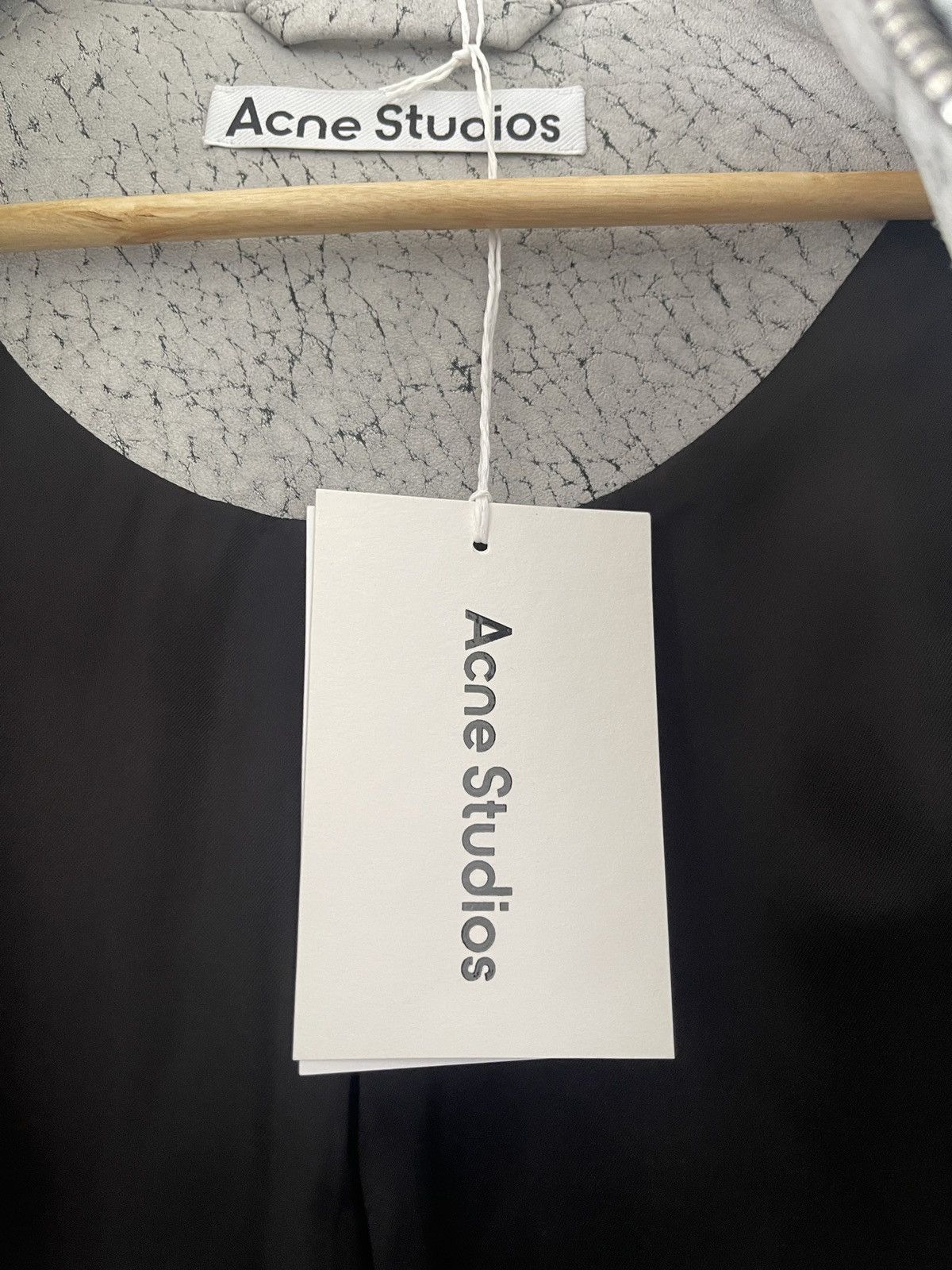 Acne Studios Acne Studios Cropped Grey Leather Jacket Size Small/US4 Size S / US 4 / IT 40 - 5 Thumbnail