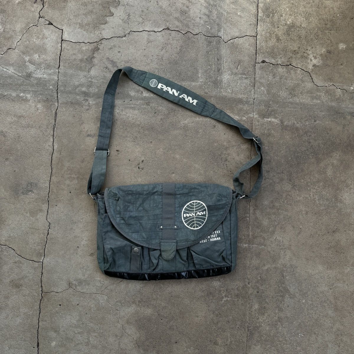 Vintage NOS PAN AM Nylon Crossbody Bag