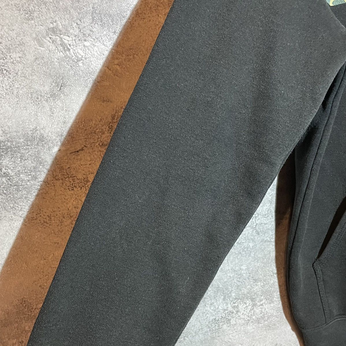Carhartt Vintage Carhartt Faded Hoodie Small Black Camo Logo Y2K Rare Size US S / EU 44-46 / 1 - 4 Thumbnail