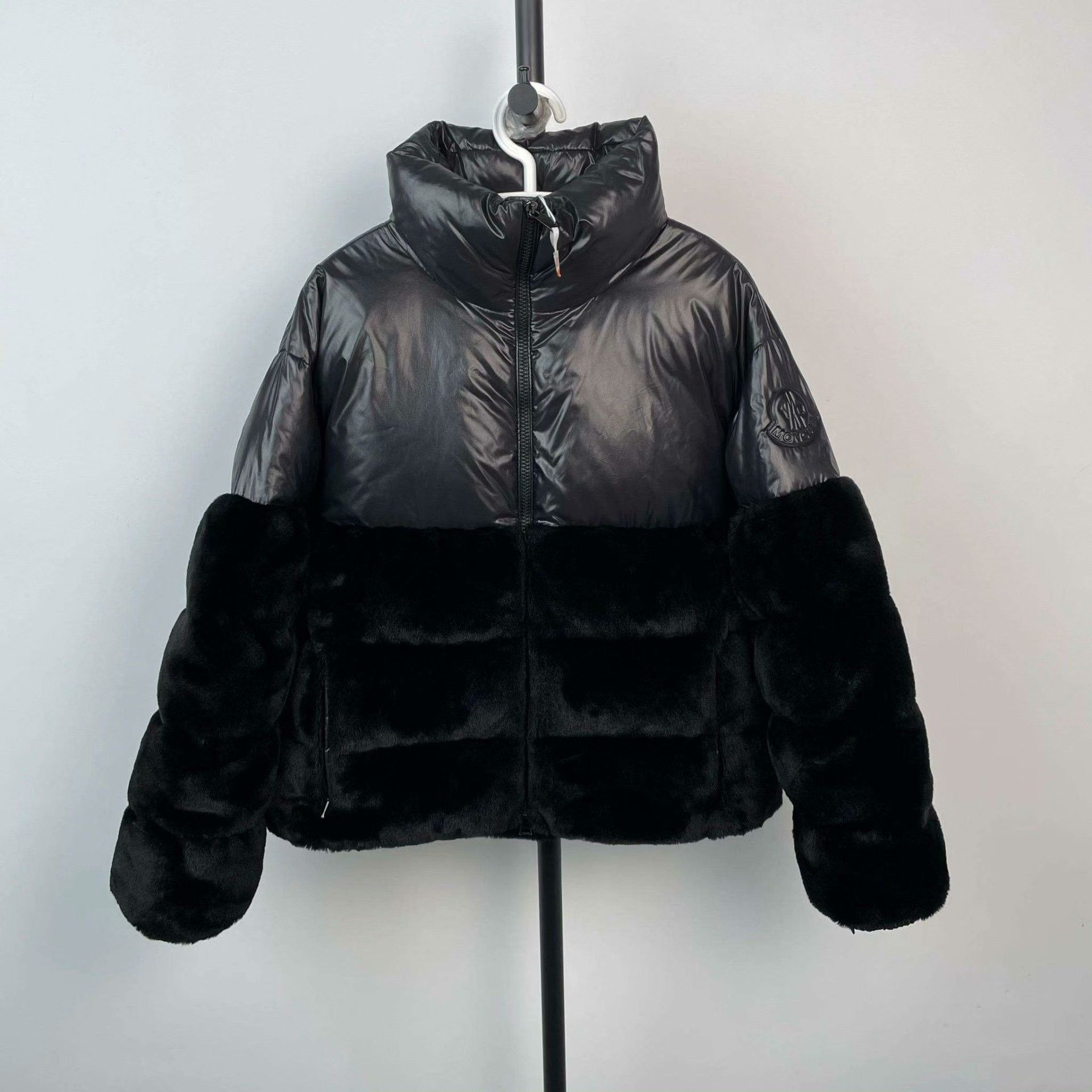 Moncler Moncler Velvet Down Black Down Jacket M Women Size M / US 6-8 / IT 42-44 - 1 Thumbnail