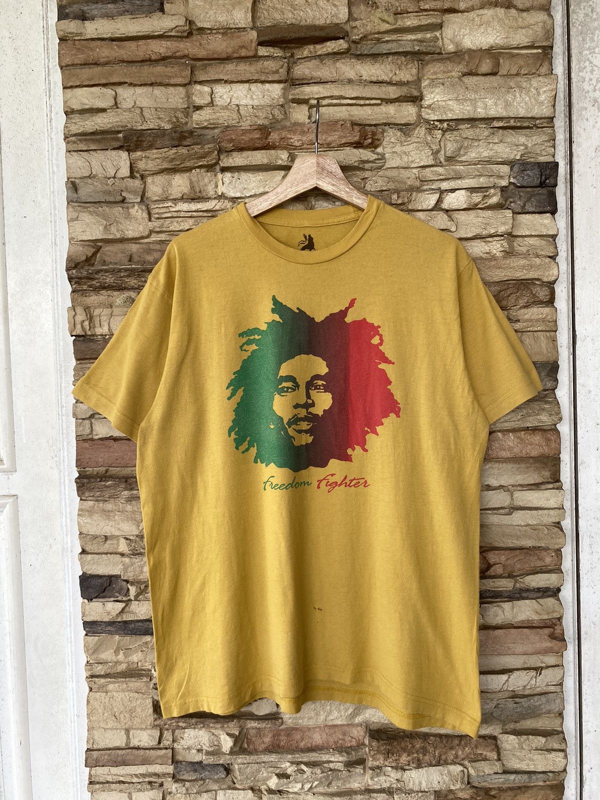 Vintage Rare Bob Marley Freedom Fighter Rastafari Jah Distressed Tee Size US L / EU 52-54 / 3 - 1 Thumbnail