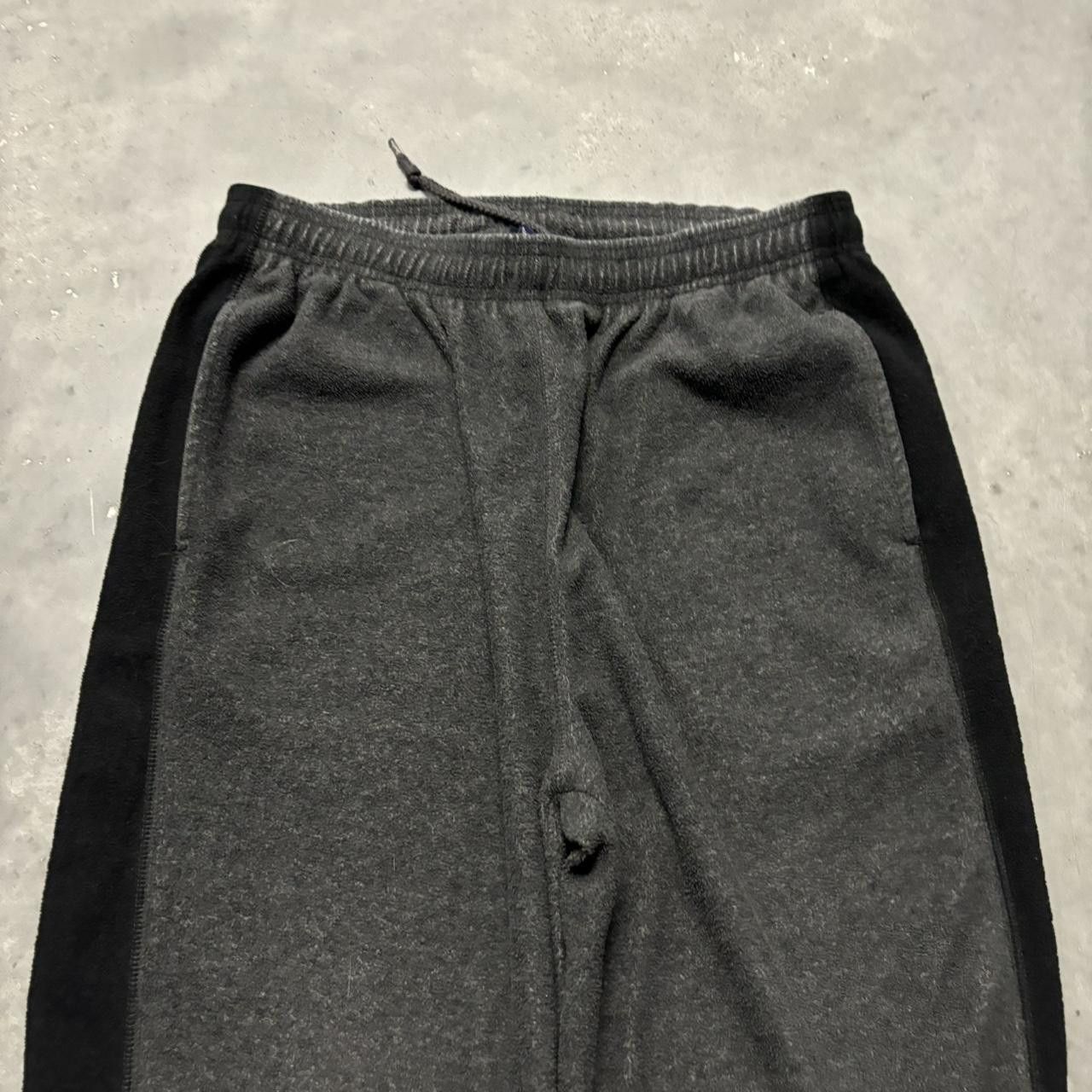 Japanese Brand × Vintage Crazy Vintage Y2K/2000s Baggy Grey Black Striped Fleece Skater Essential Sweatpants! Size US 34 / EU 50 - 4 Thumbnail