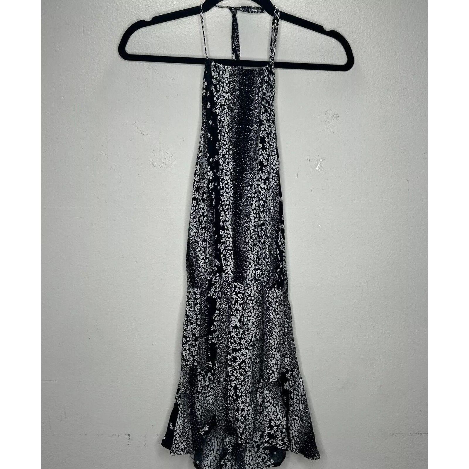 Other Olivaceous Floral Halter Tie Neck Open Back Flowy Romper M Size 30" / US 8 / IT 44 - 2 Thumbnail