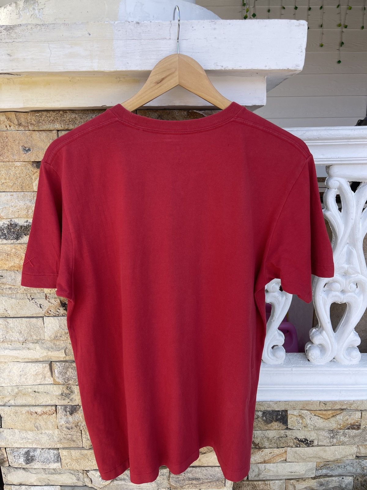 Kaws Last Drop🔥Rare🔥Kaws X Uniqlo T-Shirt Size US L / EU 52-54 / 3 - 5 Thumbnail