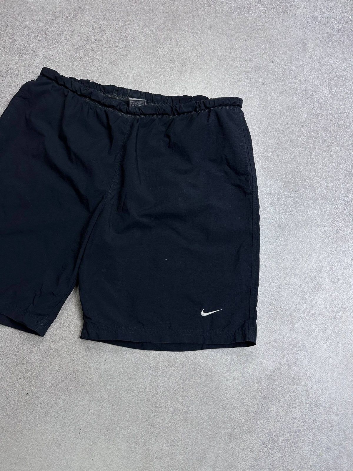 Nike Vintage Nike Swoosh Nylon Y2K Shorts Running M Size US 31 - 2 Thumbnail