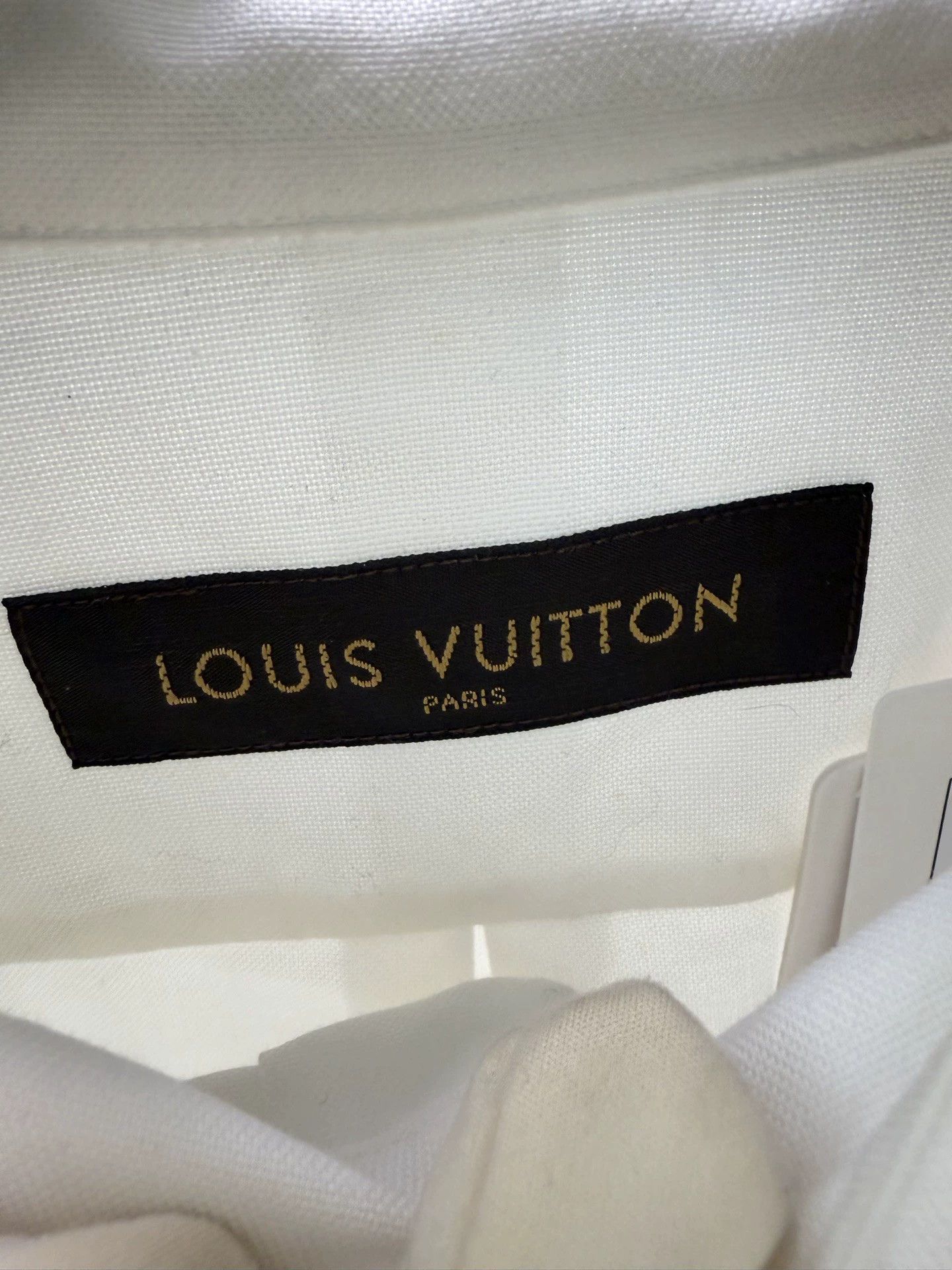 Louis Vuitton LV white shirt XL neck stain wash label fade Size XL / US 12-14 / IT 48-50 - 3 Thumbnail