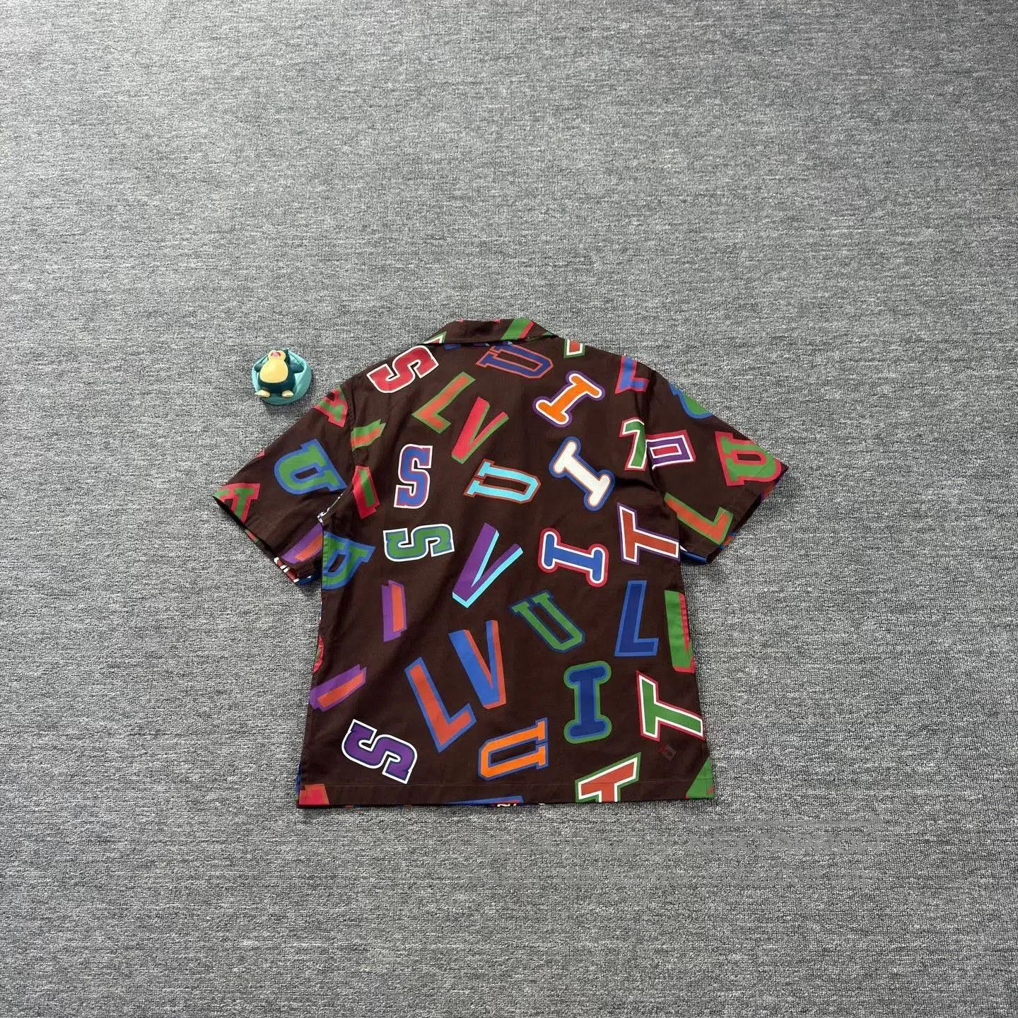 Louis Vuitton LV NBA Collaboration Brown Short-Sleeve Shirt. Size US S / EU 44-46 / 1 - 2 Thumbnail