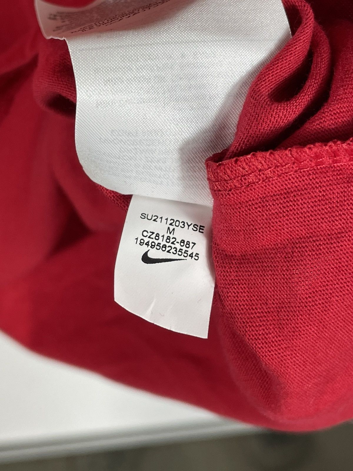 Nike Nike Liverpool FC Center Swoosh T-shirt Tees Soccer Football Size US M / EU 48-50 / 2 - 9 Thumbnail