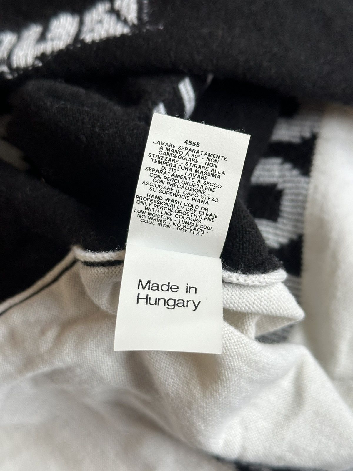 Moschino Moschino Couture Reversible Logo Wool Sweater Size US 4/I 38 Size S / US 4 / IT 40 - 15 Thumbnail