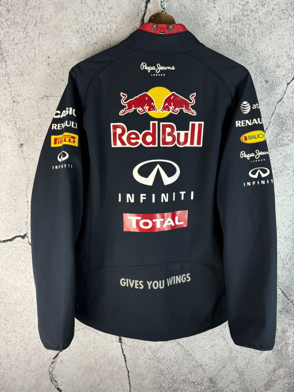 Red Bull Vintage Red Bull Racing Infiniti Pepe Jeans Softshell Jacket Size US L / EU 52-54 / 3 - 2 Thumbnail