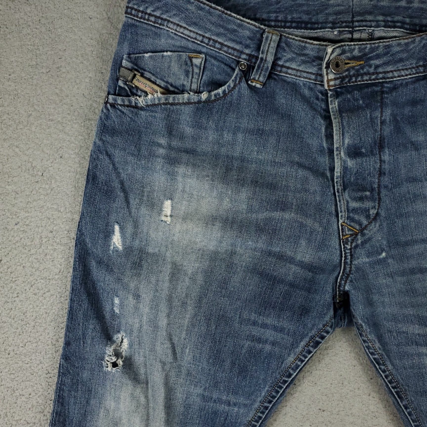 Diesel Diesel Jeans Mens 36x30 Blue Darron Slim Tapered Distressed Denim Pants Jeans Color Blue Modern Classic American Preppy Sports 90s Mens Size US 36 / EU 52 - 2 Thumbnail