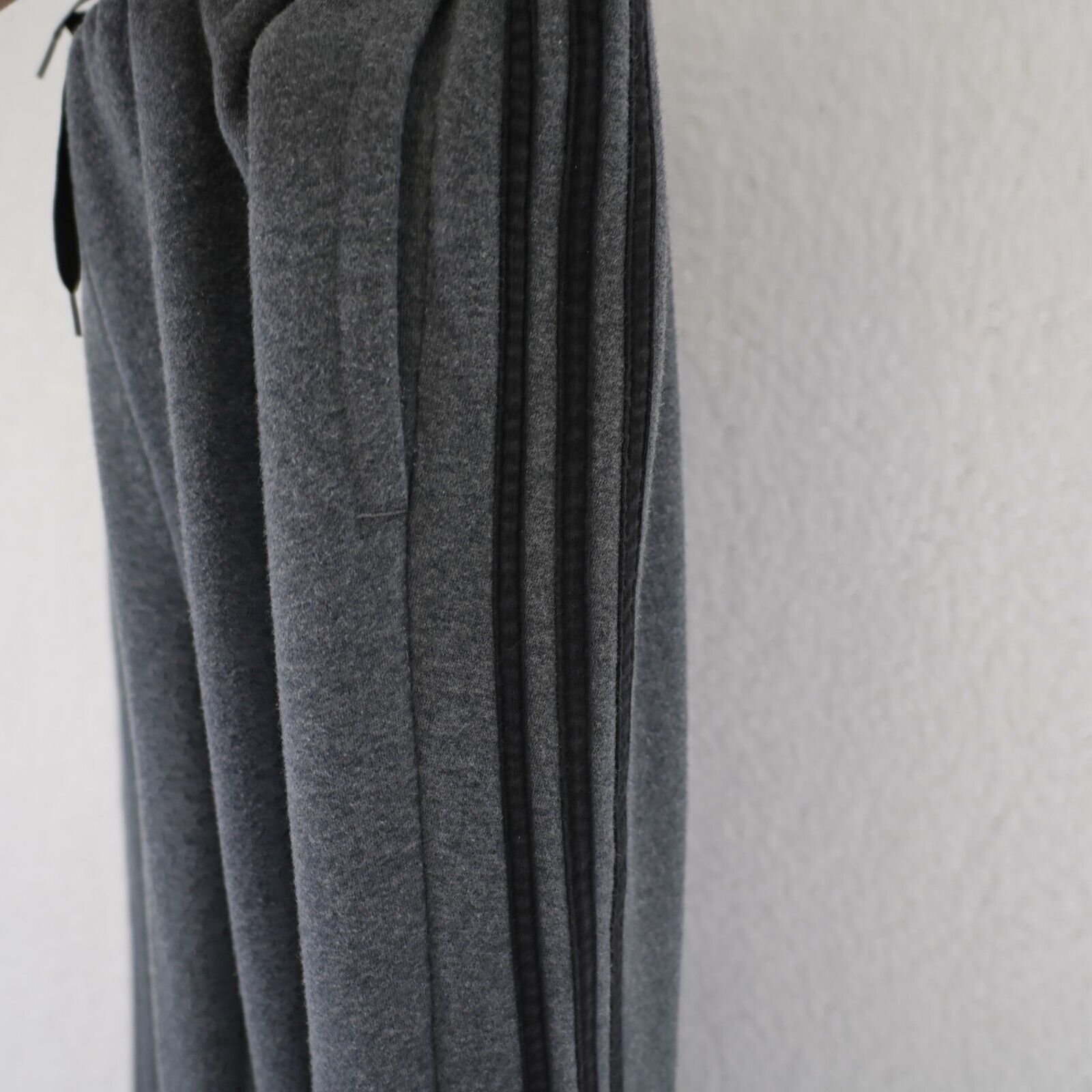 Adidas Adidas Gray Sweatpants 3 Stripe Large High Rise 31/30 High R Size US 31 - 3 Thumbnail