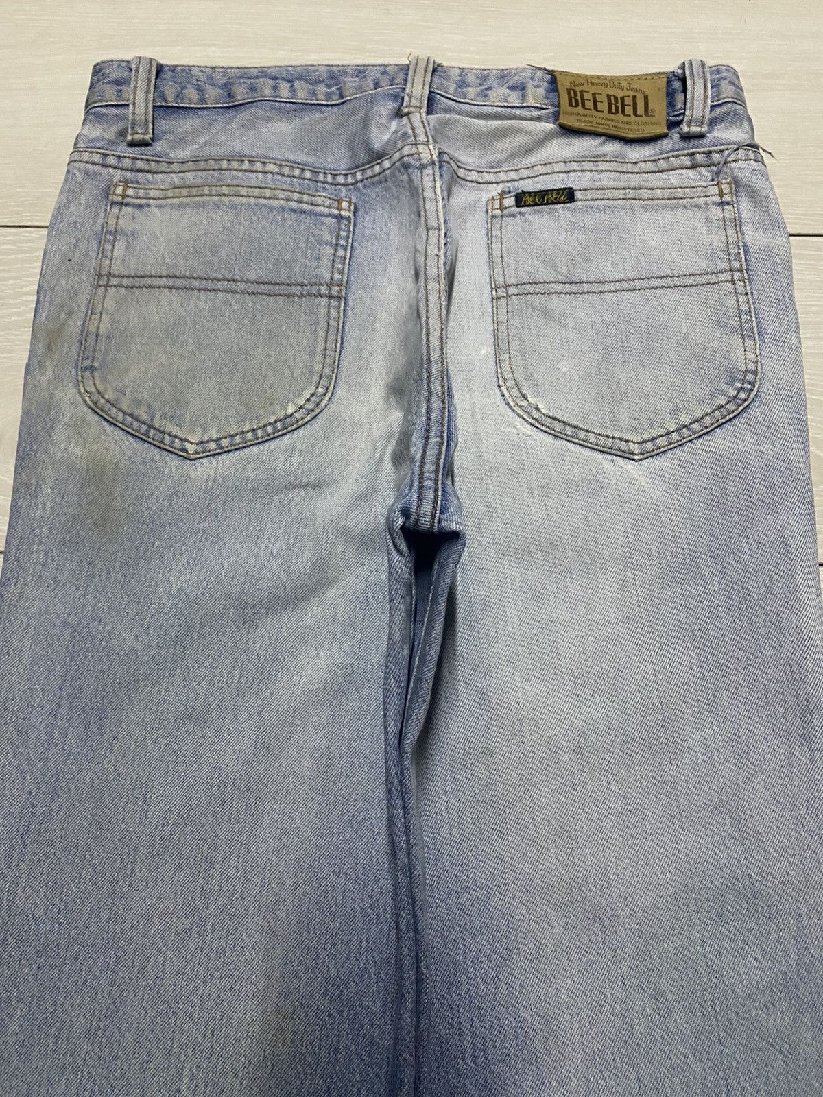 Japanese Brand Vintage Bee Bell Dirty Mud Wash Distressed Baggy Jeans Size US 31 - 4 Thumbnail