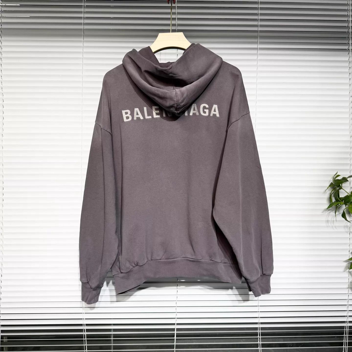 Balenciaga Balenciaga Purple Distressed Logo Hoodie S 99 New Size US S / EU 44-46 / 1 - 2 Thumbnail