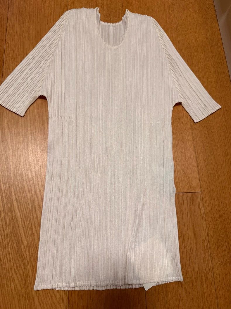 Issey Miyake Issey Miyake size:3 White pleated short-sleeved shirt Size M / US 6-8 / IT 42-44 - 4 Thumbnail