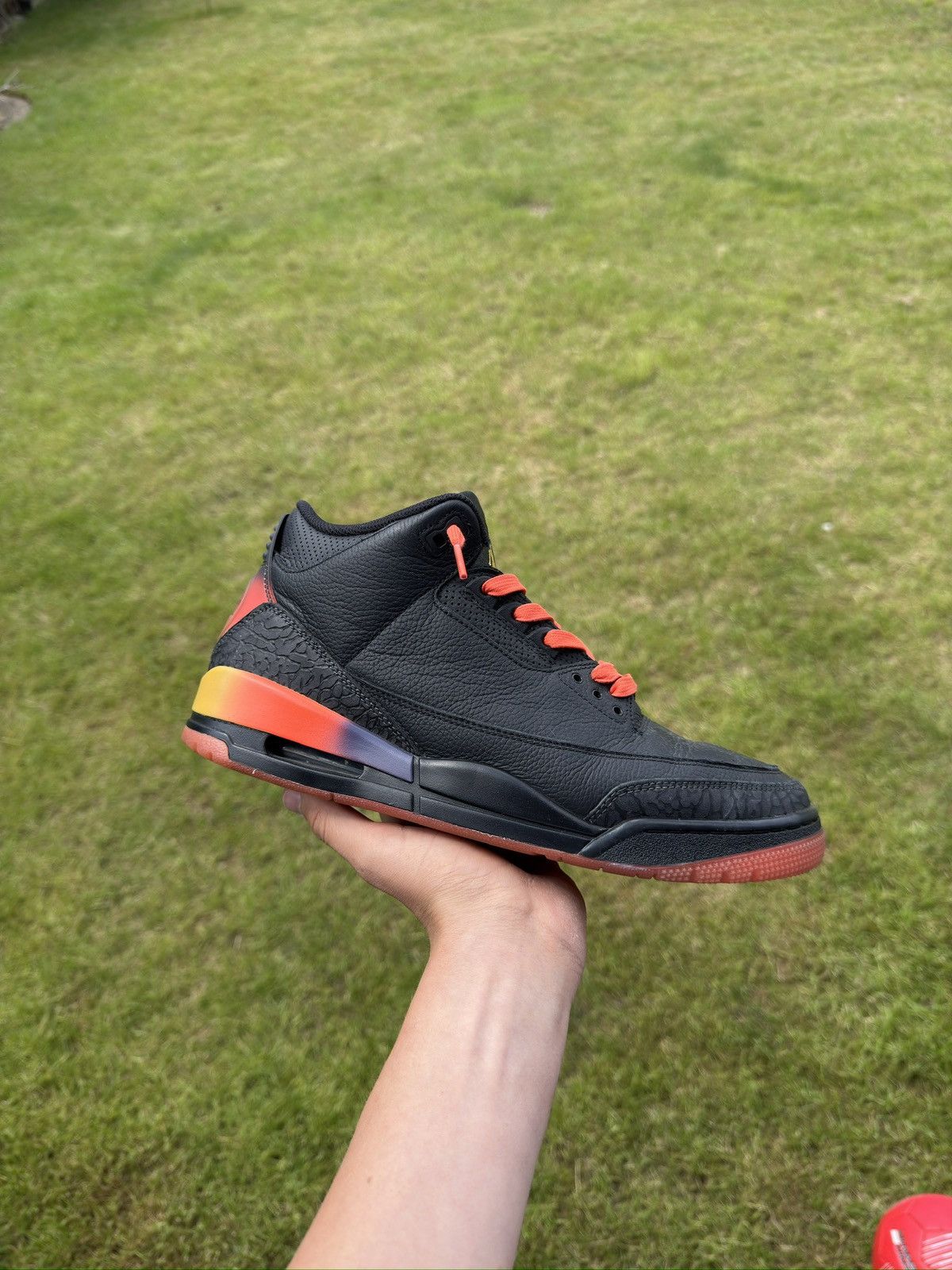 J Balvin × Jordan Brand Jordan 3 J Balvin rio Size US 10.5 / EU 43-44 - 1 Thumbnail