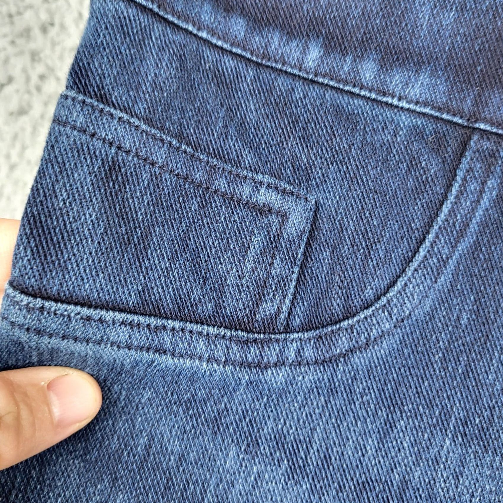 Spanx Spanx Jeans Ankle Pull-on Blue Women’s Size M Regular Pockets Denim Cotton Polyester elastane 90s? No not. Size 32" / US 10 / IT 46 - 6 Thumbnail