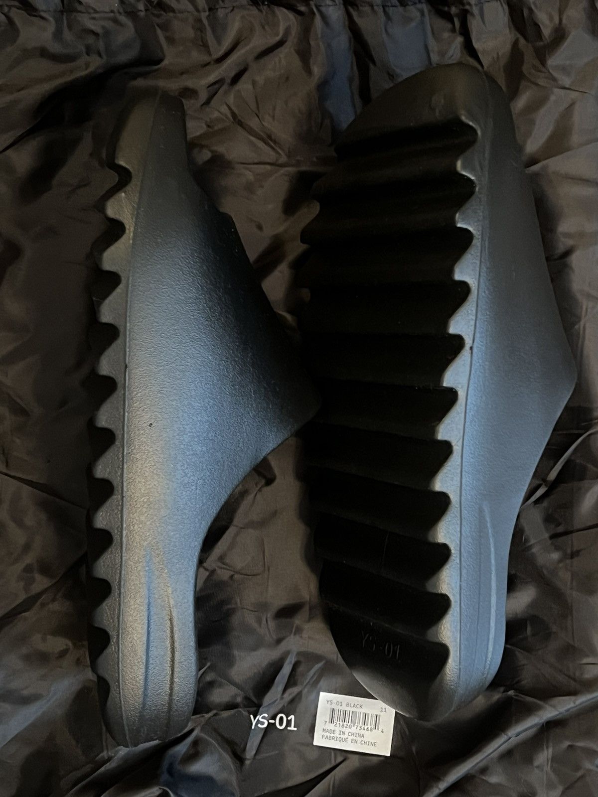 Yeezy Yeezy foam YS-01 Slider Black 10US Size US 10 / EU 43 - 2 Thumbnail