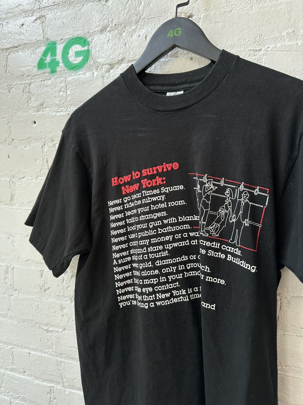 Vintage HOW TO SURVIVE NEW YORK VINTAGE T Size US L / EU 52-54 / 3 - 1 Thumbnail