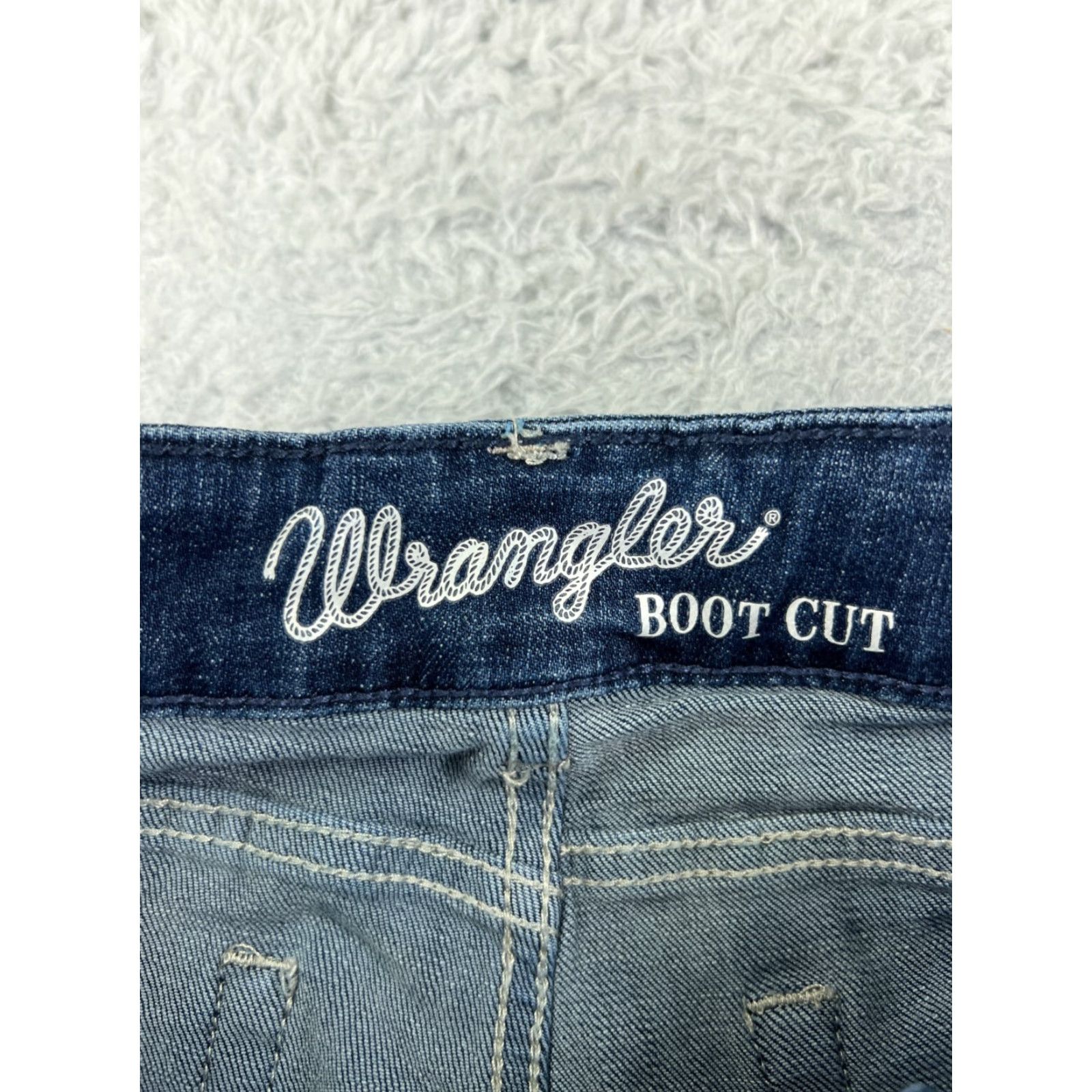 Wrangler Wrangler Jeans Women 3 Denim Bootcut Low Rise Blue Embroidered 5-Pocket Regular Inseam 30 in Slim Stretch Vintage No Size 26" / US 2 / IT 38 - 3 Thumbnail