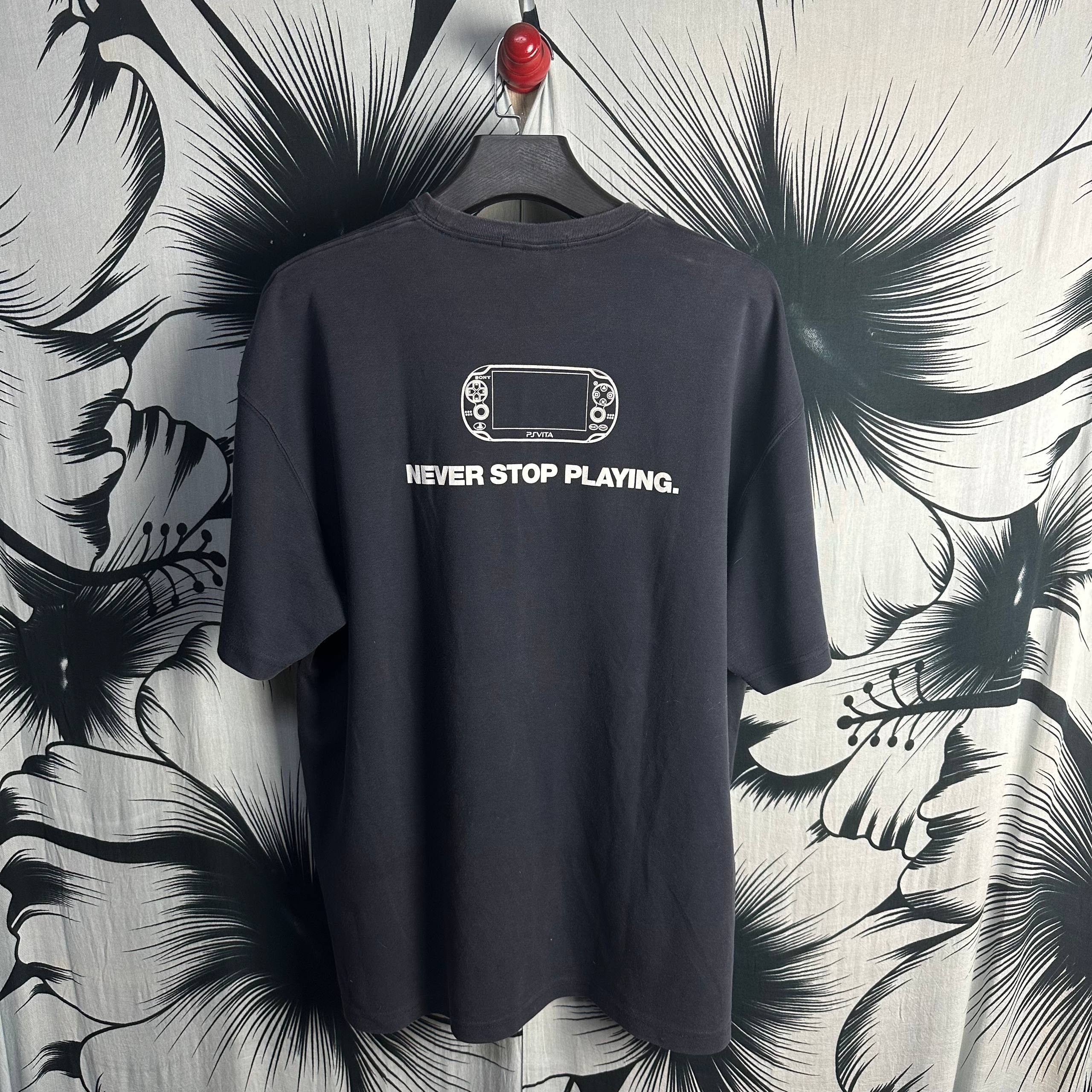 Playstation Vintage 2000s PS Vita Play Station Video Game Promo T-Shirt Size US XXL / EU 58 / 5 - 2 Thumbnail