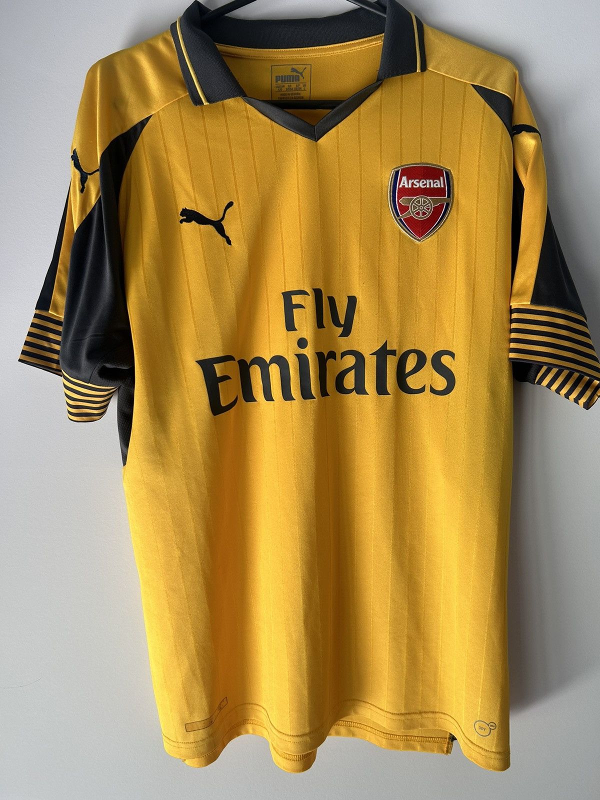 Puma arsenal away kit online