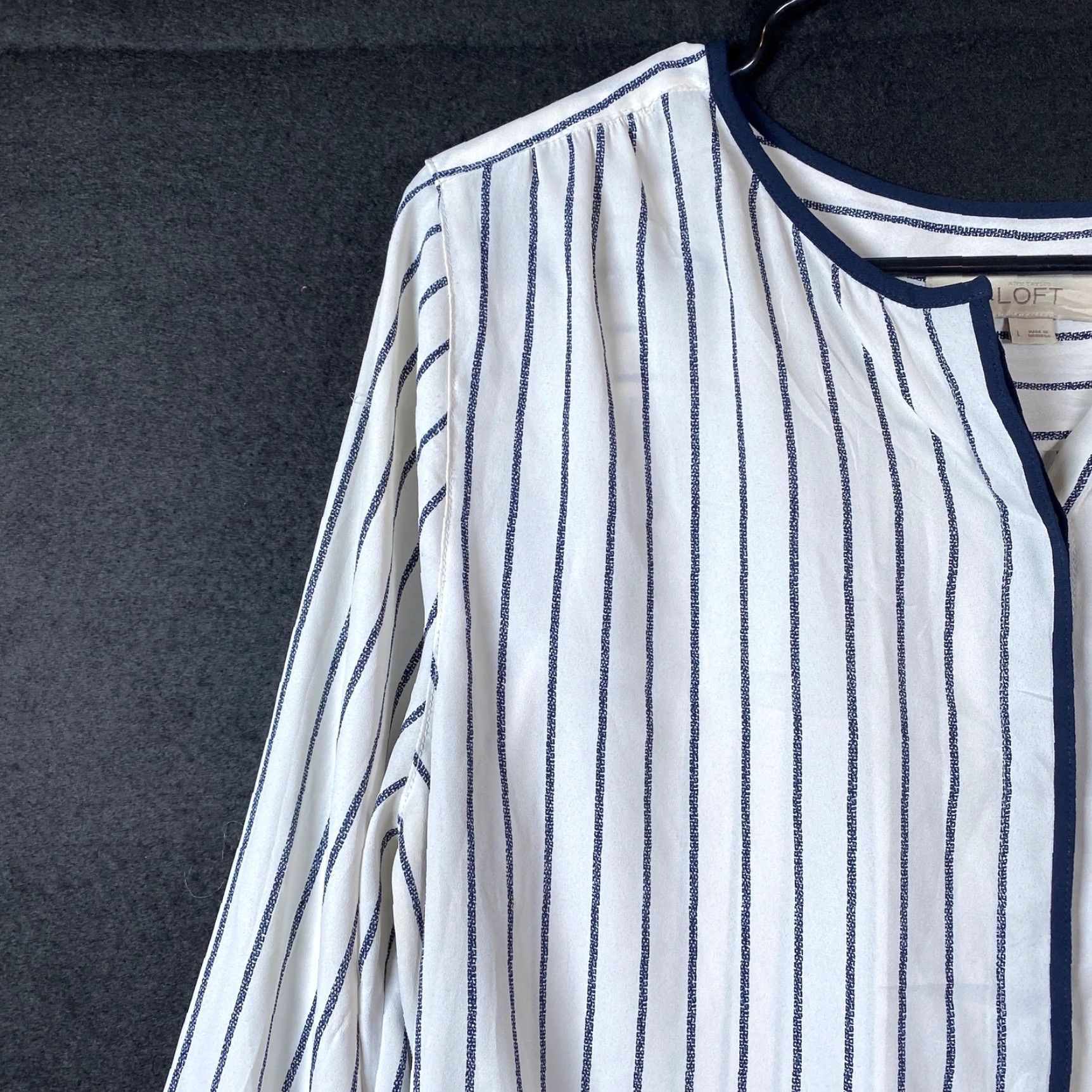 Loft Ann Taylor Loft Blouse White Blue Stripe Button Down Long Sleeve Large Size L / US 10 / IT 46 - 3 Thumbnail