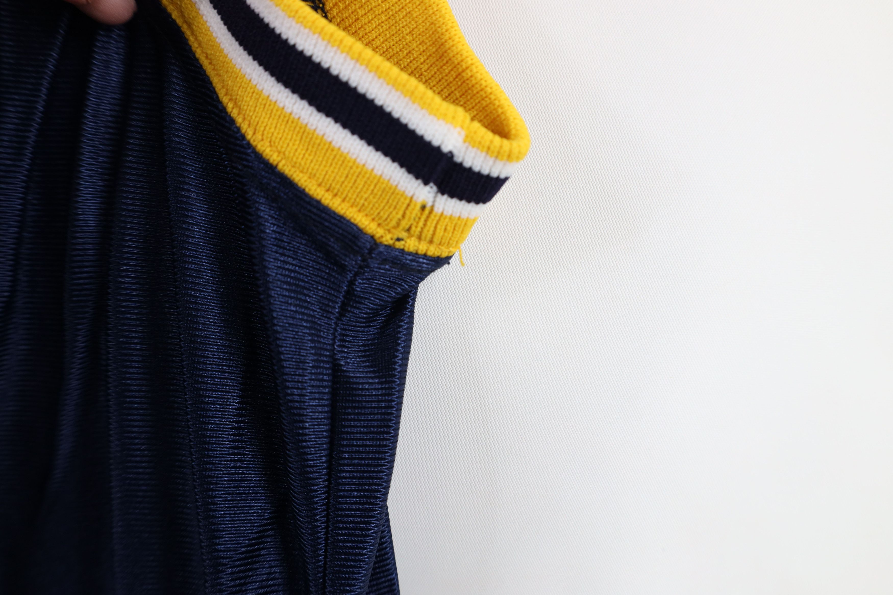 Vintage Vintage 80s 90s University of Toledo Basketball Jersey Size US XXL / EU 58 / 5 - 6 Thumbnail
