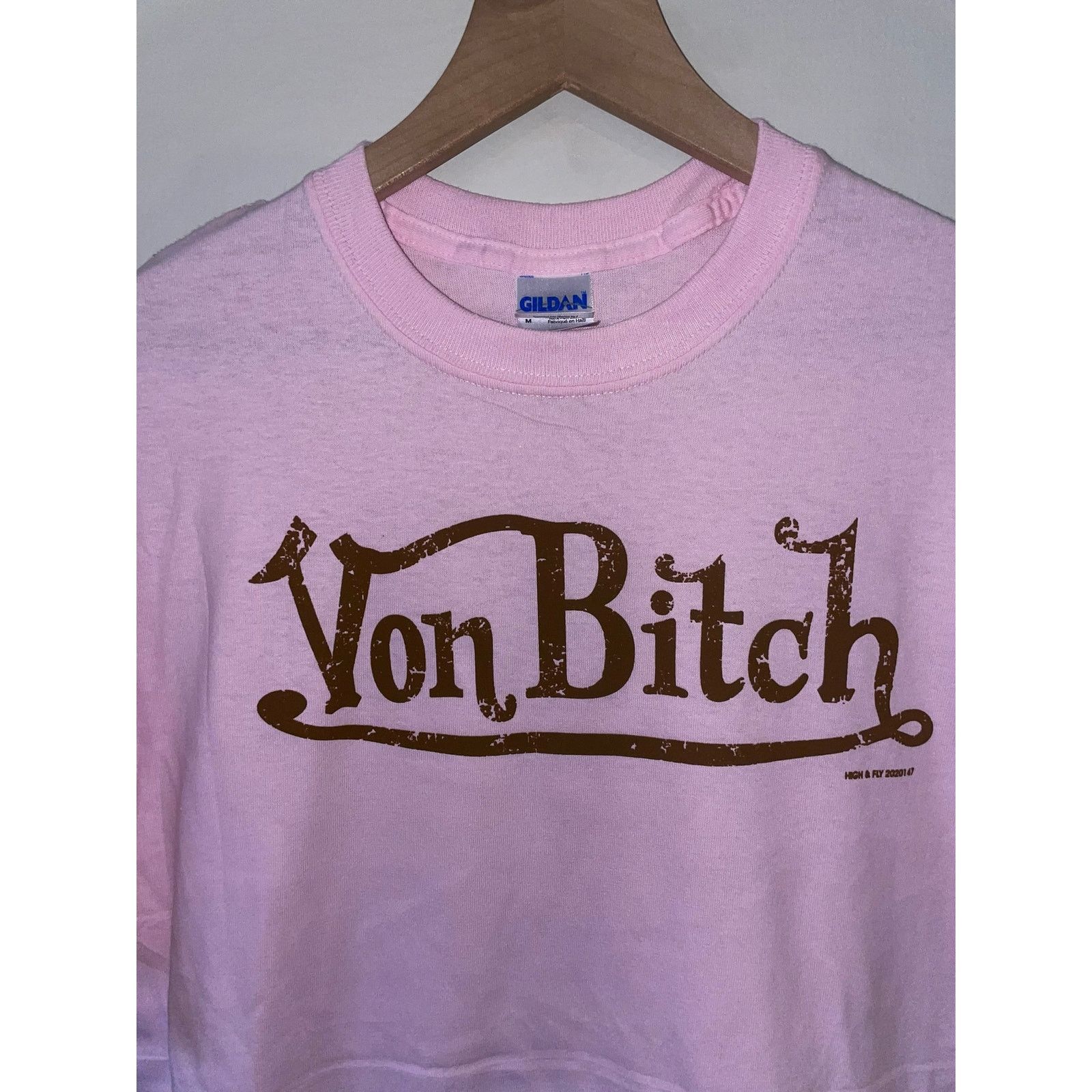 Gildan Y2K Von B*tch Dutch Spoof Pink Humor Joke Shirt Tee 2000s M Size US M / EU 48-50 / 2 - 4 Thumbnail