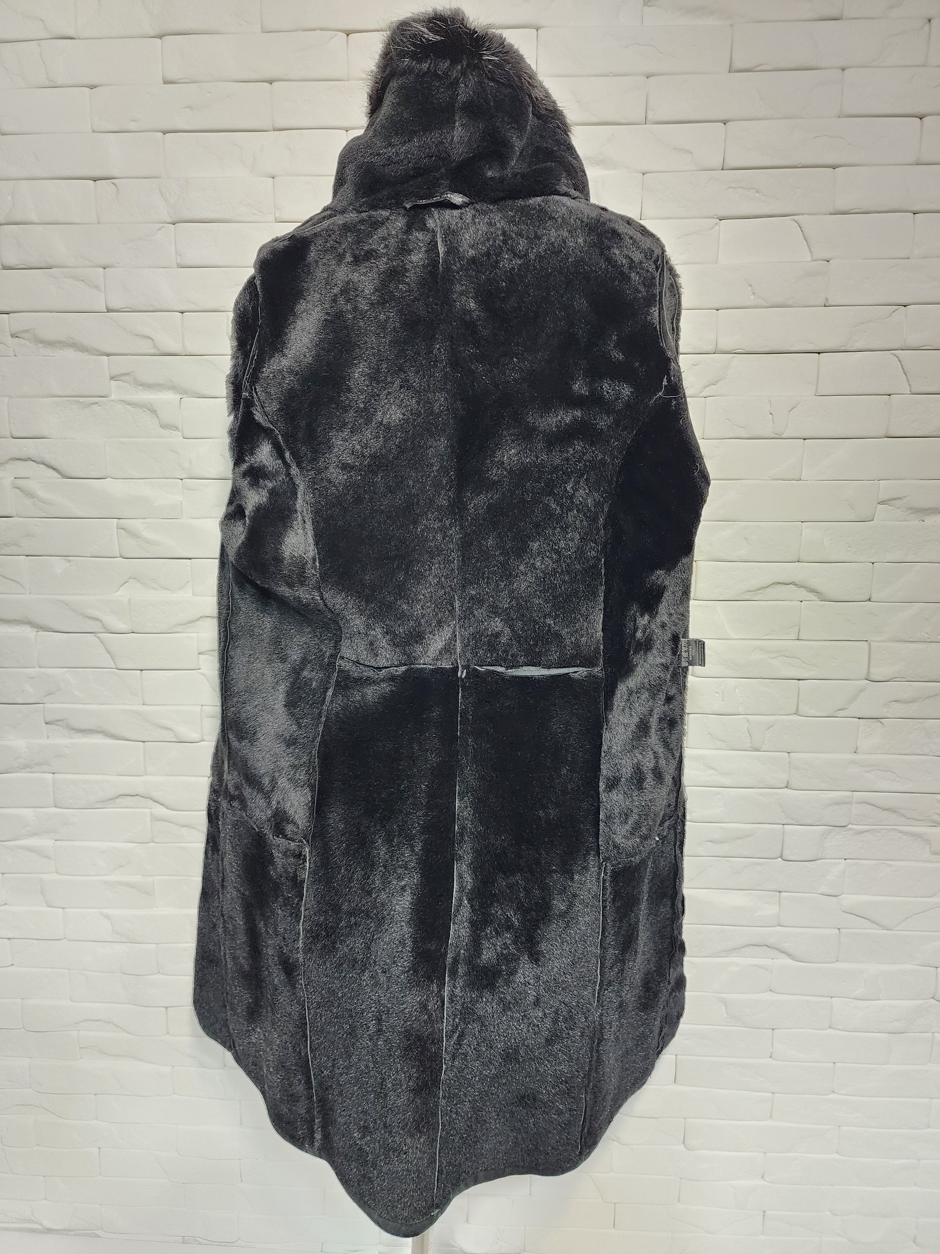 Uniqlo Black Sheepskin Coat: Women's Genuine Fur Trim, Button Front Size XXL / US 16-18 / IT 52-54 - 7 Thumbnail