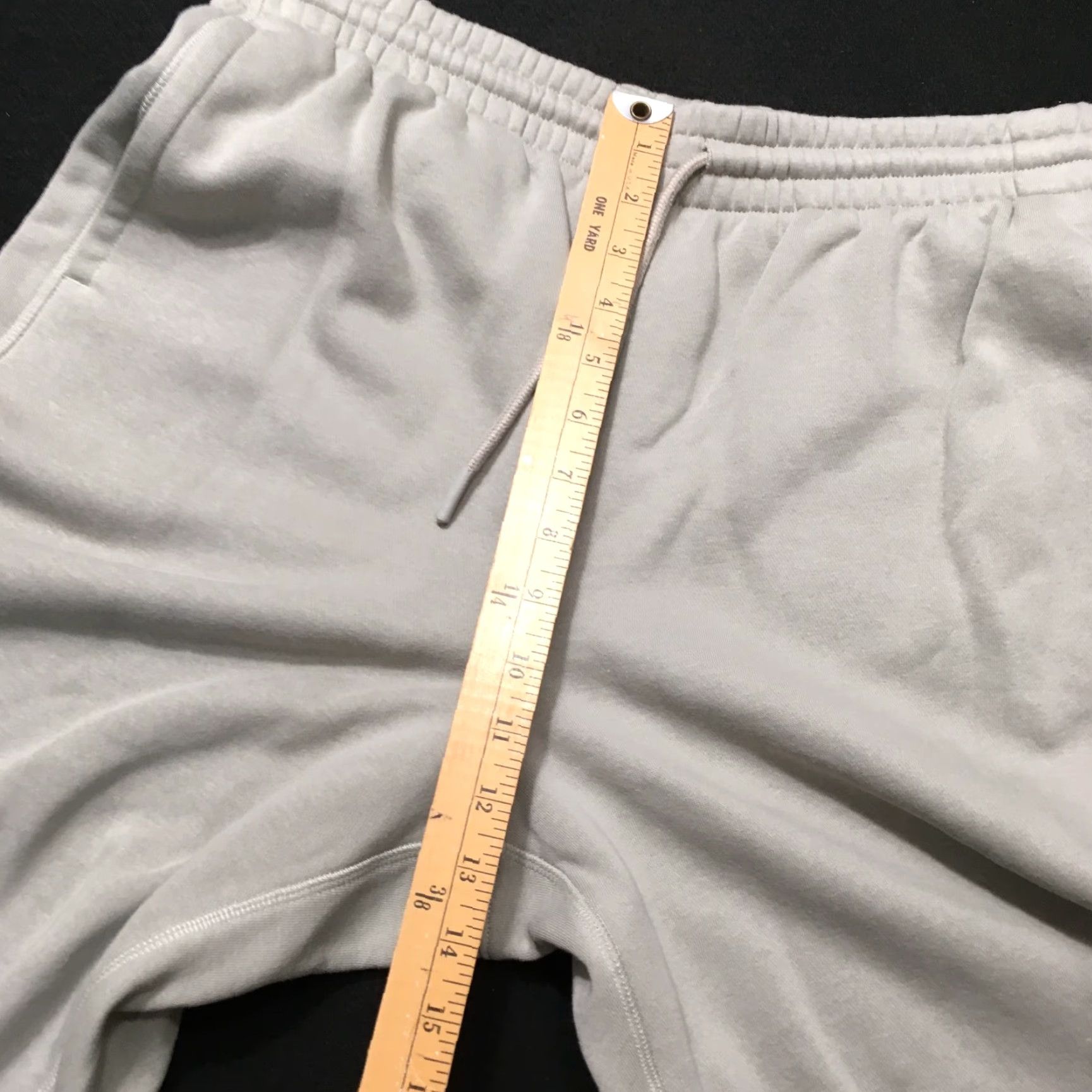 Vintage DSG Men Medium Athletic Lightweight Shorts with Pockets Drawstring Beige Olive - Casual Activewear Men's Shorts Size US 31 - 5 Thumbnail