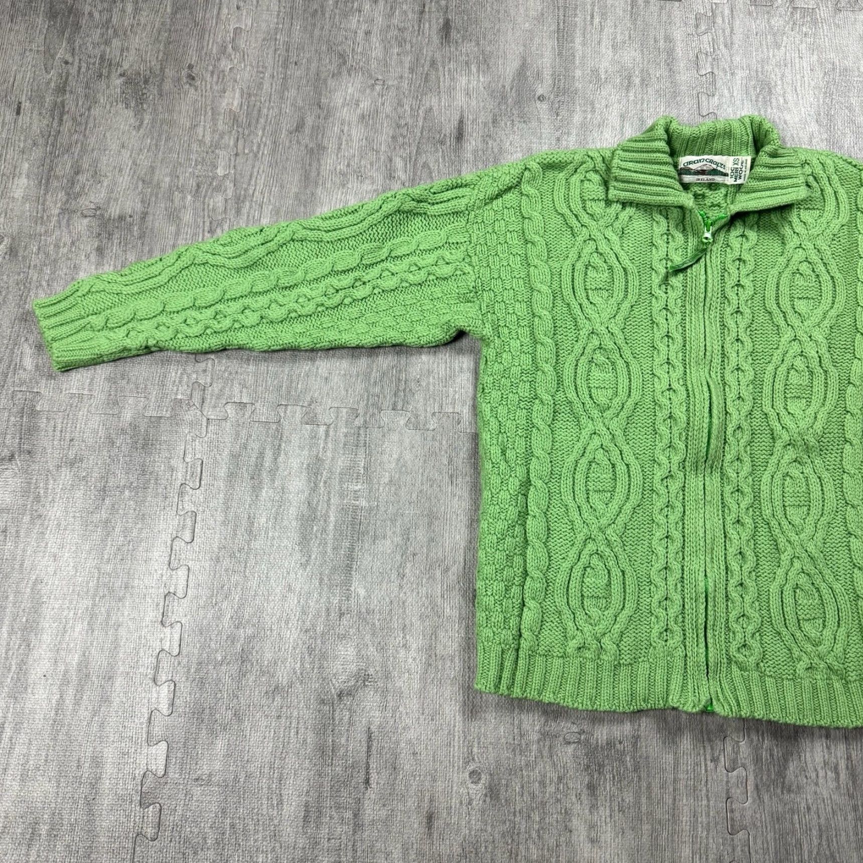 Vintage ARAN CRAFTS WOMENS CABLE KNIT SWEATER FULL ZIP XS PISTACHIO GREEN WOOL IRELAND CHRISTMAS Size XS / US 0-2 / IT 36-38 - 4 Thumbnail
