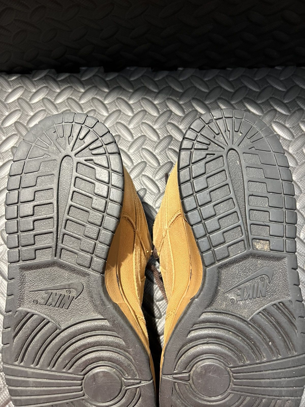 Carhartt Size 9 - Nike SB Carhartt - Extra Laces/Insoles Size US 9 / EU 42 - 7 Thumbnail