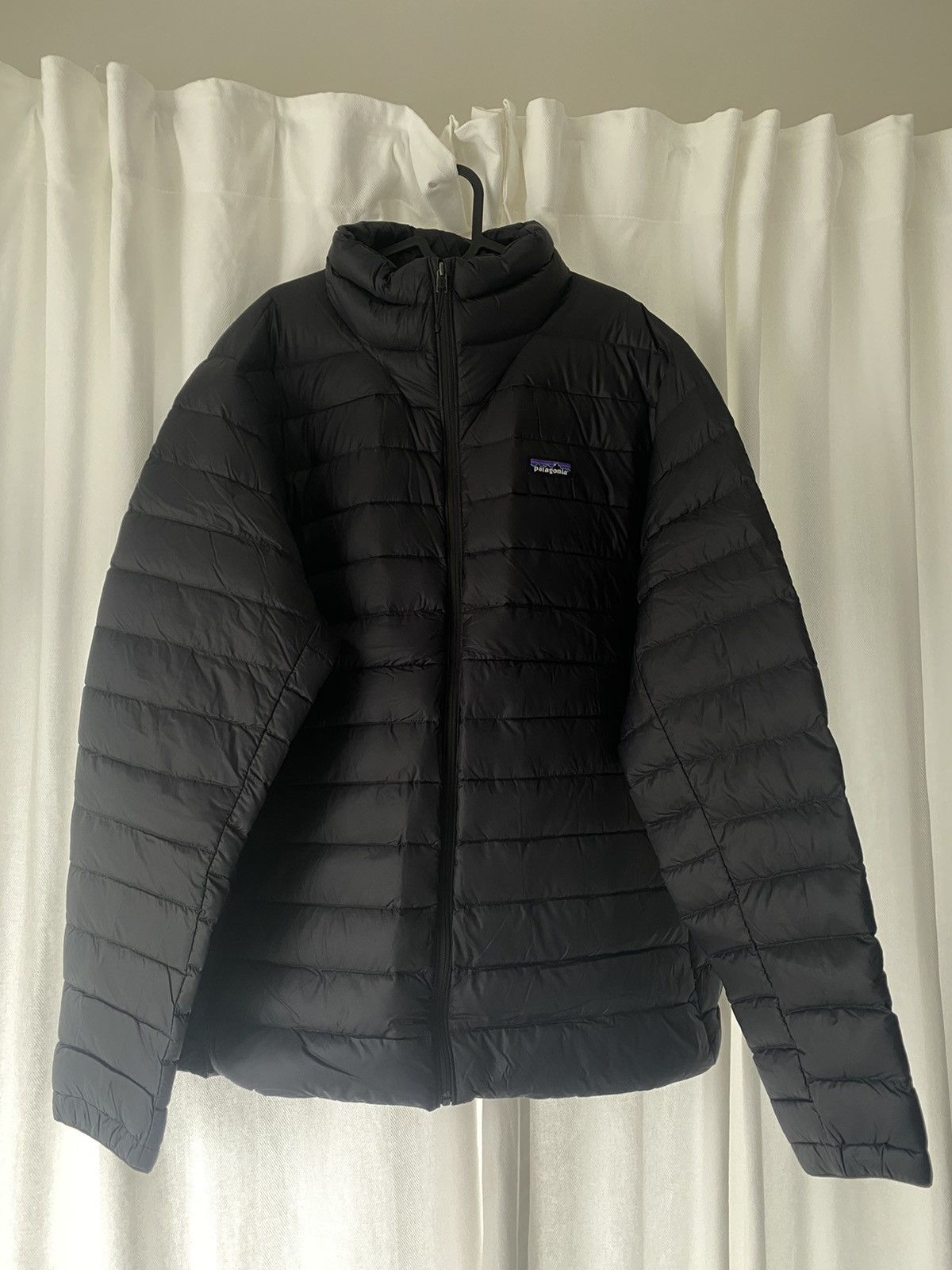 image of Patagonia Men’S Down Sweater Jacket in Black, Men's (Size 2XL)