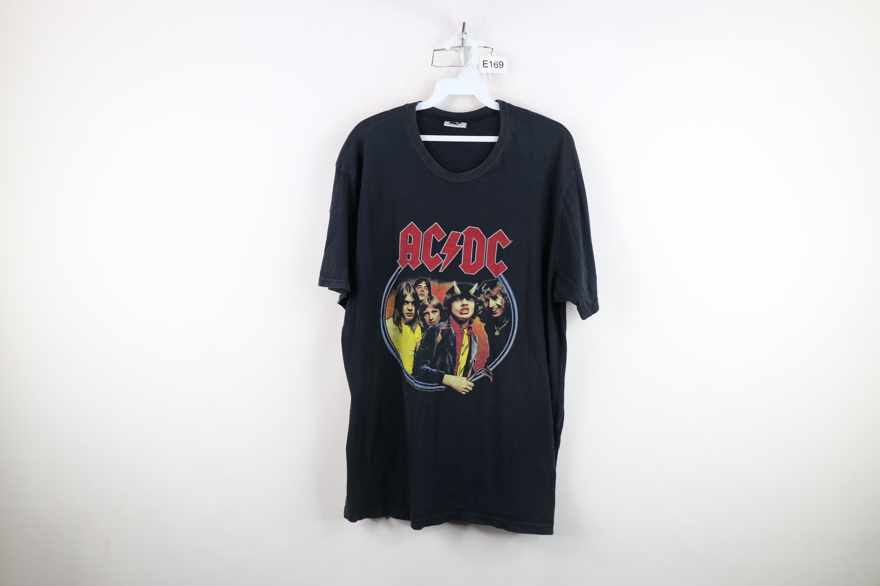 Vintage Vintage Y2K 2005 1979 Highway to Hell Tour ACDC Band T-SHirt Size US L / EU 52-54 / 3 - 1 Thumbnail