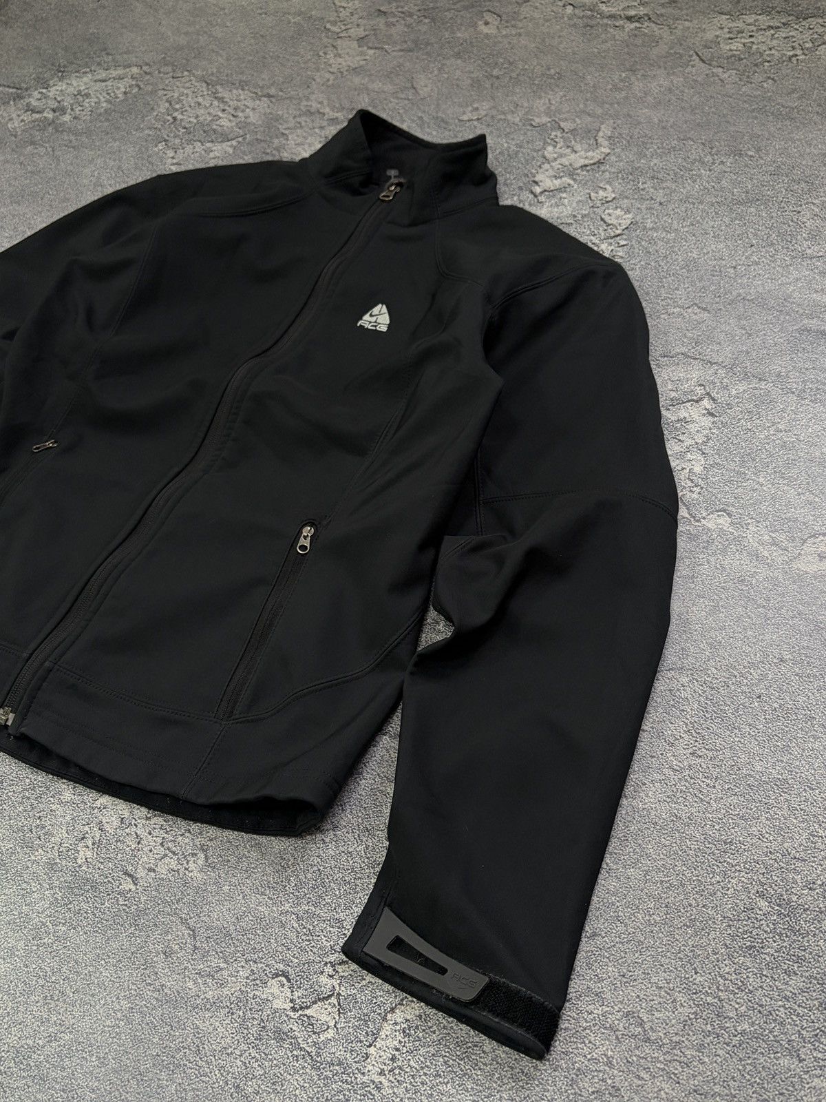 Nike ACG Nike ACG Black Softshell Fleece Jacket Women’s S Gorpcore Size S / US 4 / IT 40 - 3 Thumbnail
