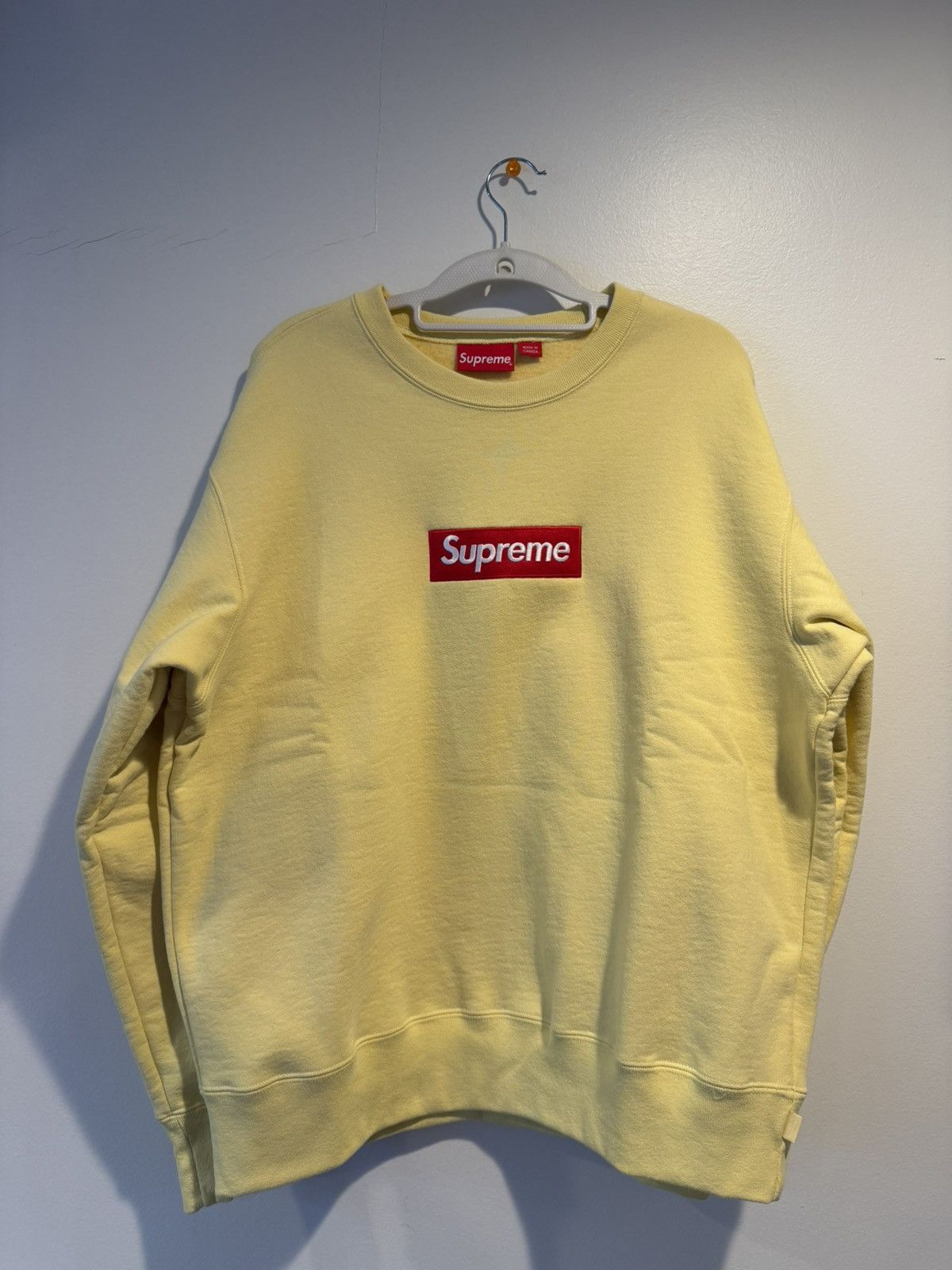 トップス Supreme Box Logo Crewneck Pale Yellow Supreme Box Logo Crewneck Sweatshirt | Yellow | FARFETCH