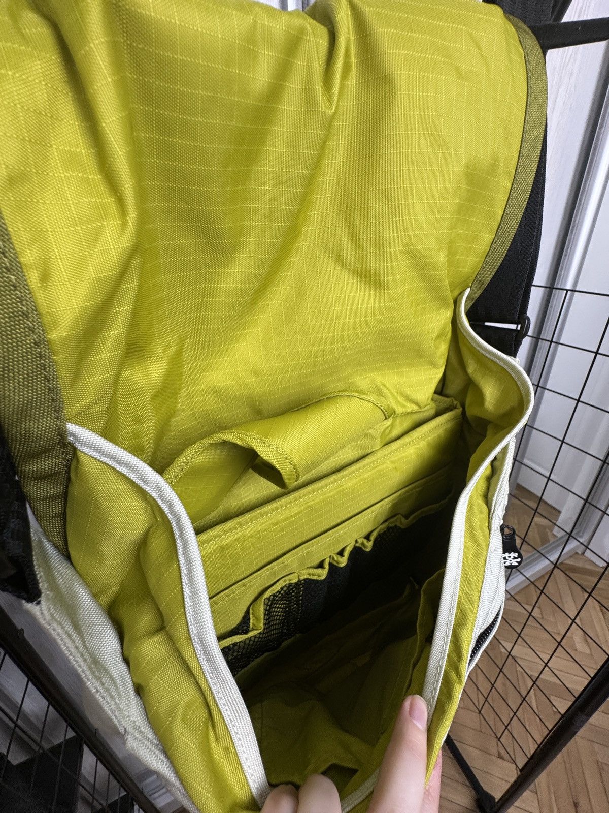 Crumpler Crumpler The Slippy fish laptop shoulder bag Size ONE SIZE - 15 Thumbnail
